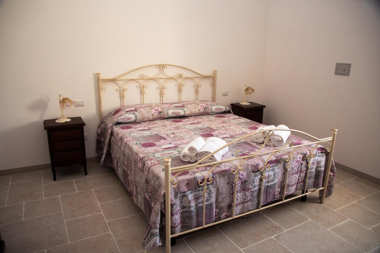 Trulli Donna Isabella Bed & Breakfast Locorotondo Exterior photo