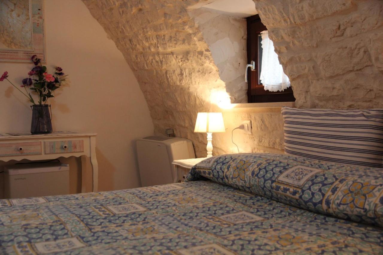 Trulli Donna Isabella Bed & Breakfast Locorotondo Exterior photo