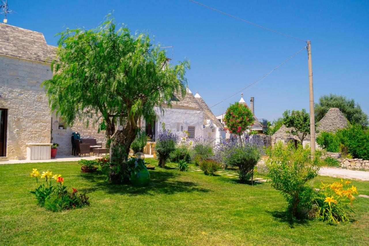 Trulli Donna Isabella Bed & Breakfast Locorotondo Exterior photo
