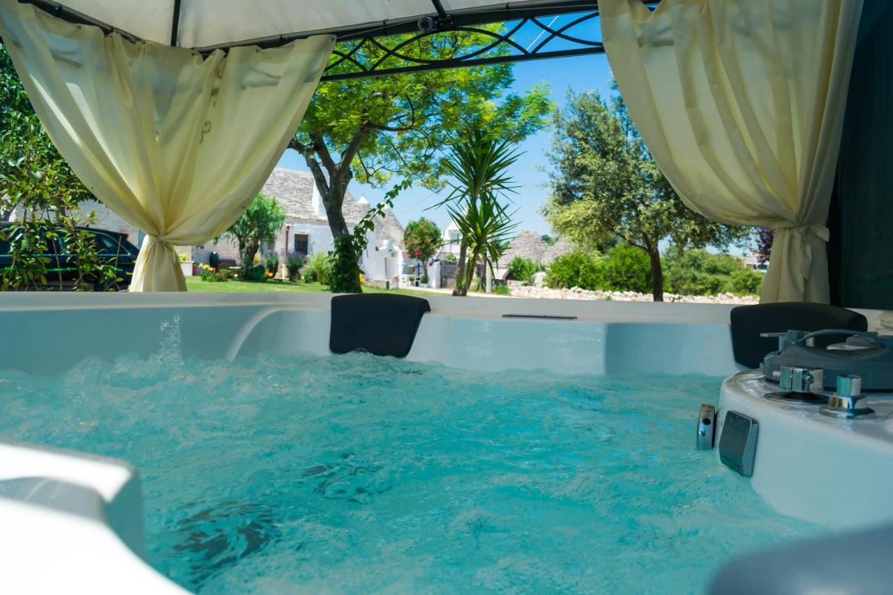 Trulli Donna Isabella Bed & Breakfast Locorotondo Exterior photo