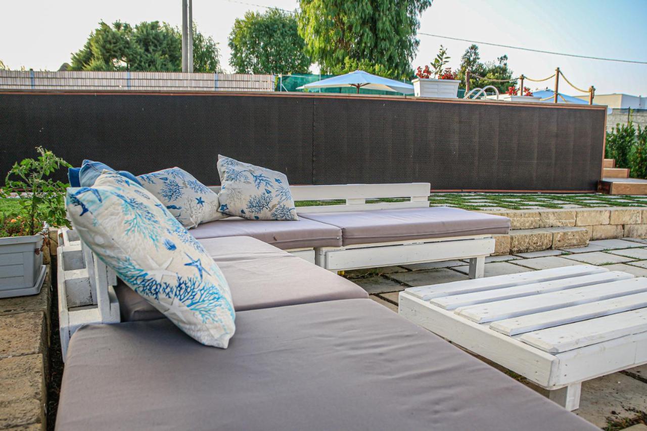Trulli Donna Isabella Bed & Breakfast Locorotondo Exterior photo