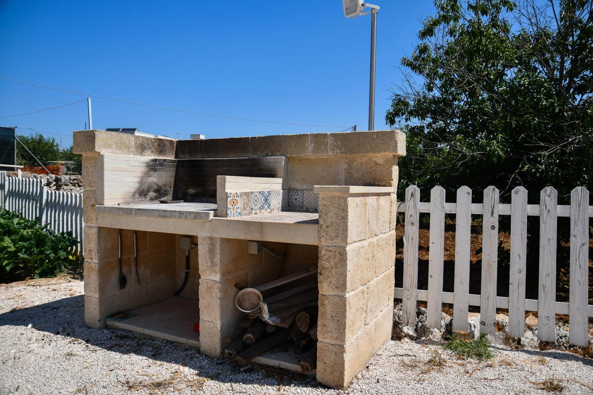 Trulli Donna Isabella Bed & Breakfast Locorotondo Exterior photo