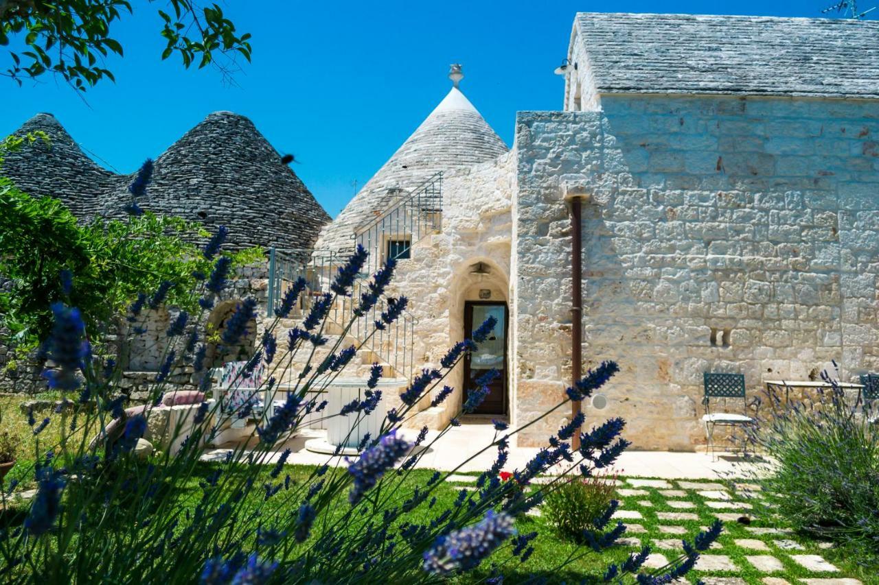 Trulli Donna Isabella Bed & Breakfast Locorotondo Exterior photo
