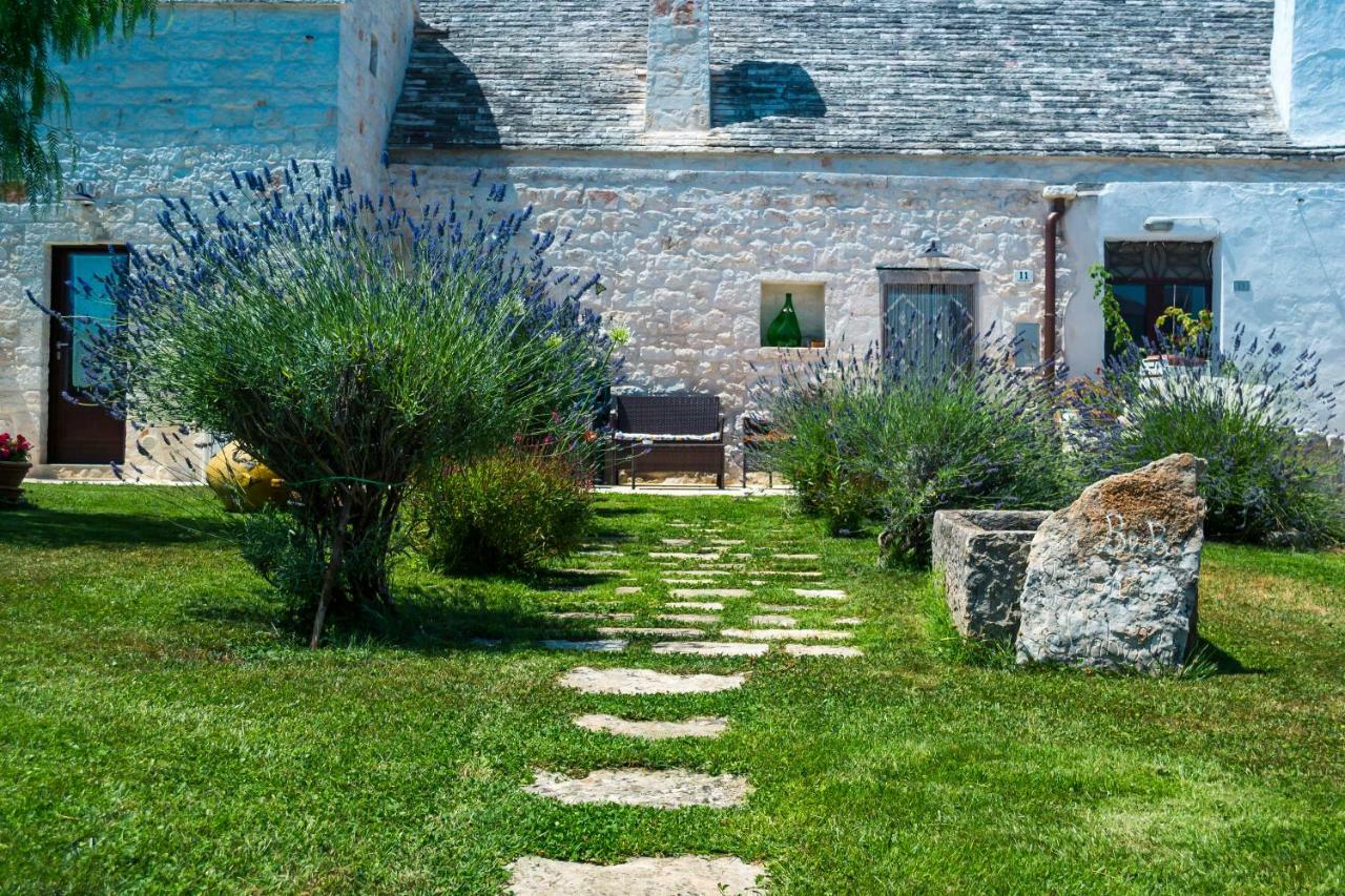 Trulli Donna Isabella Bed & Breakfast Locorotondo Exterior photo