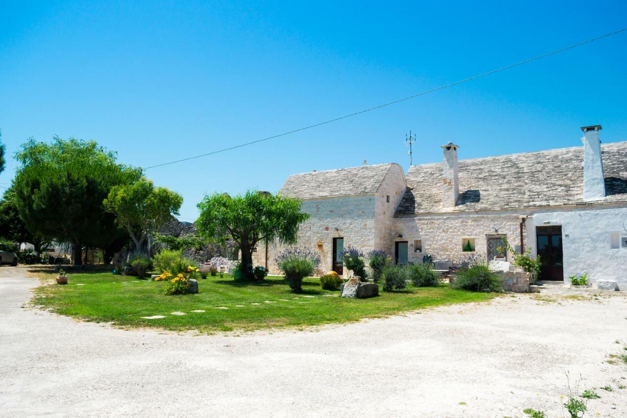 Trulli Donna Isabella Bed & Breakfast Locorotondo Exterior photo