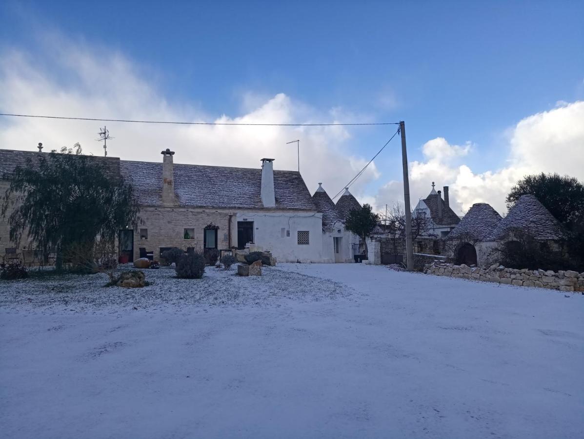Trulli Donna Isabella Bed & Breakfast Locorotondo Exterior photo